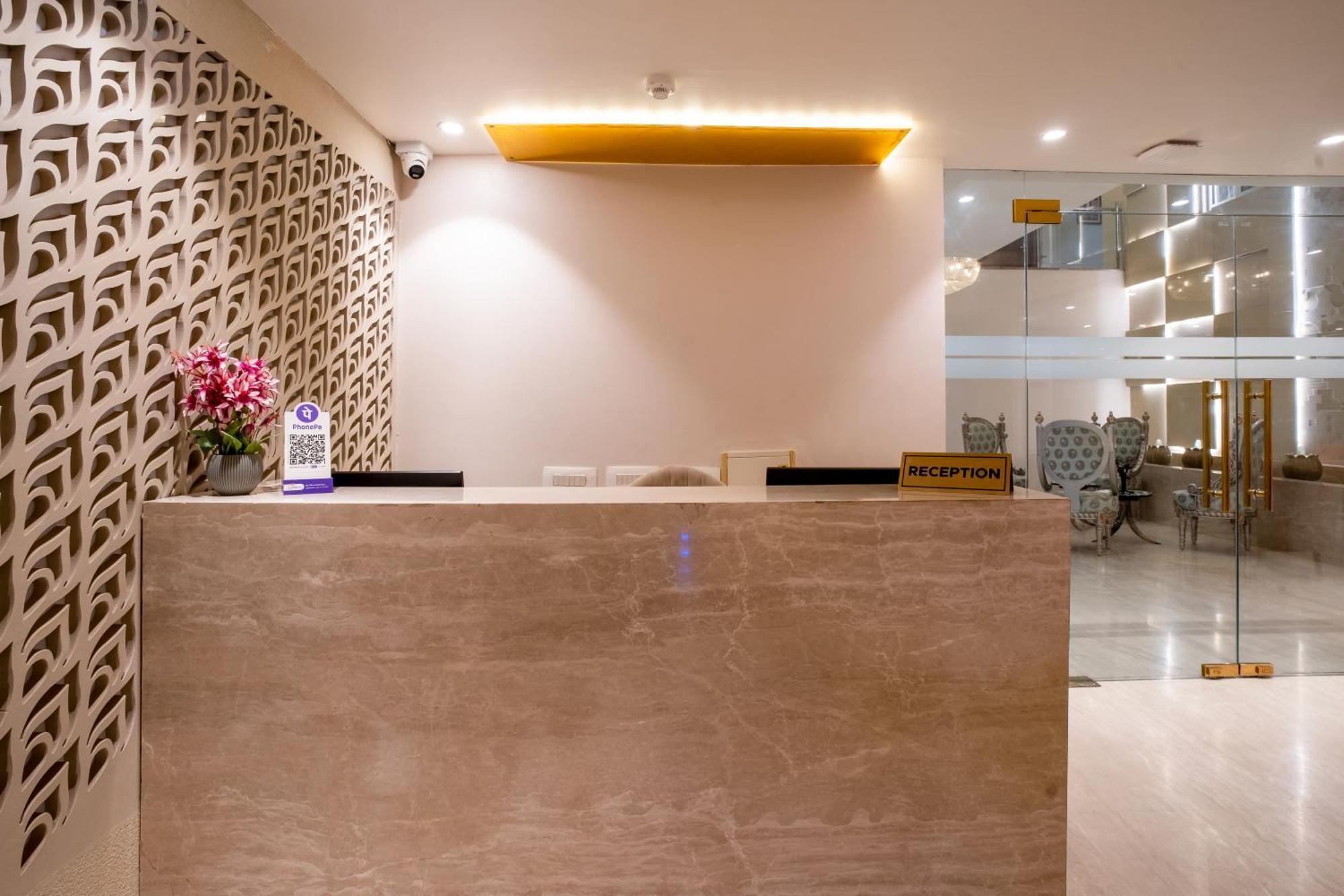 Hotel Ginger Palace Delhi Airport 뉴델리 외부 사진