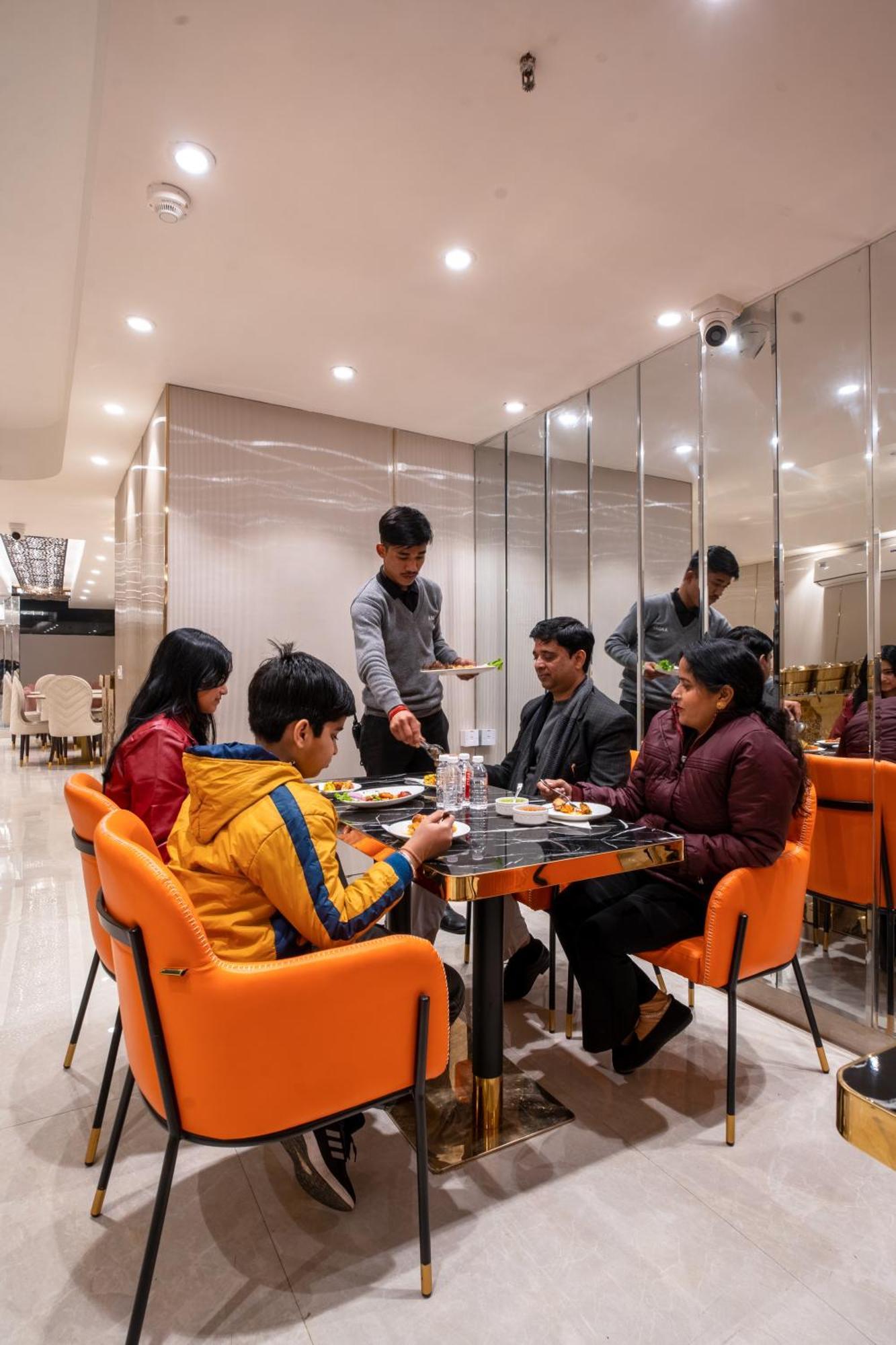 Hotel Ginger Palace Delhi Airport 뉴델리 외부 사진