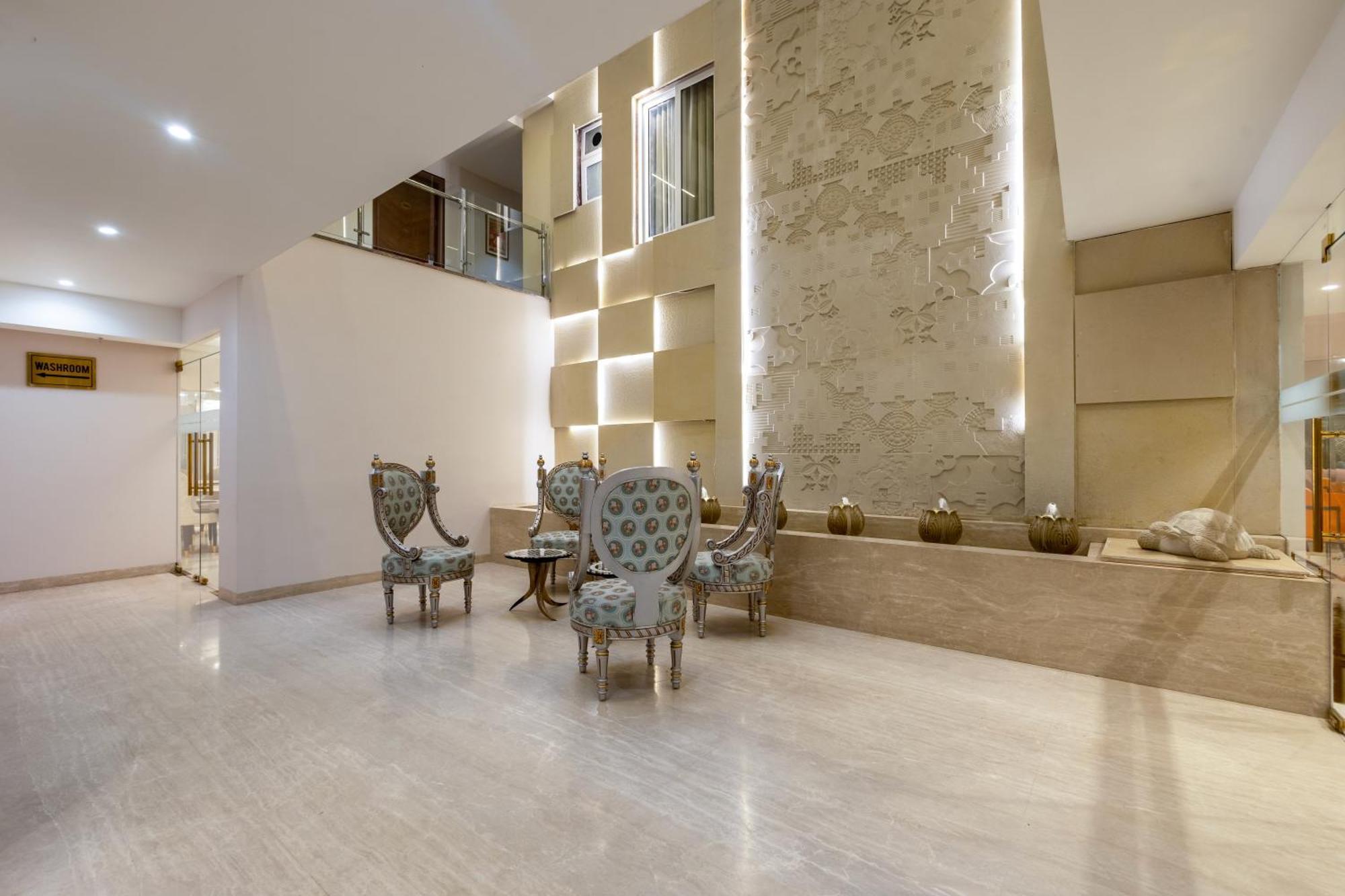 Hotel Ginger Palace Delhi Airport 뉴델리 외부 사진