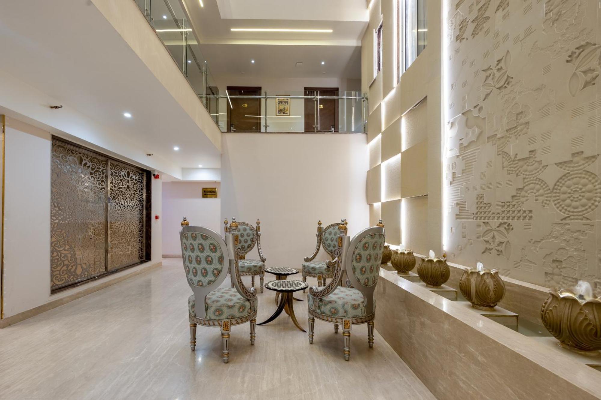Hotel Ginger Palace Delhi Airport 뉴델리 외부 사진