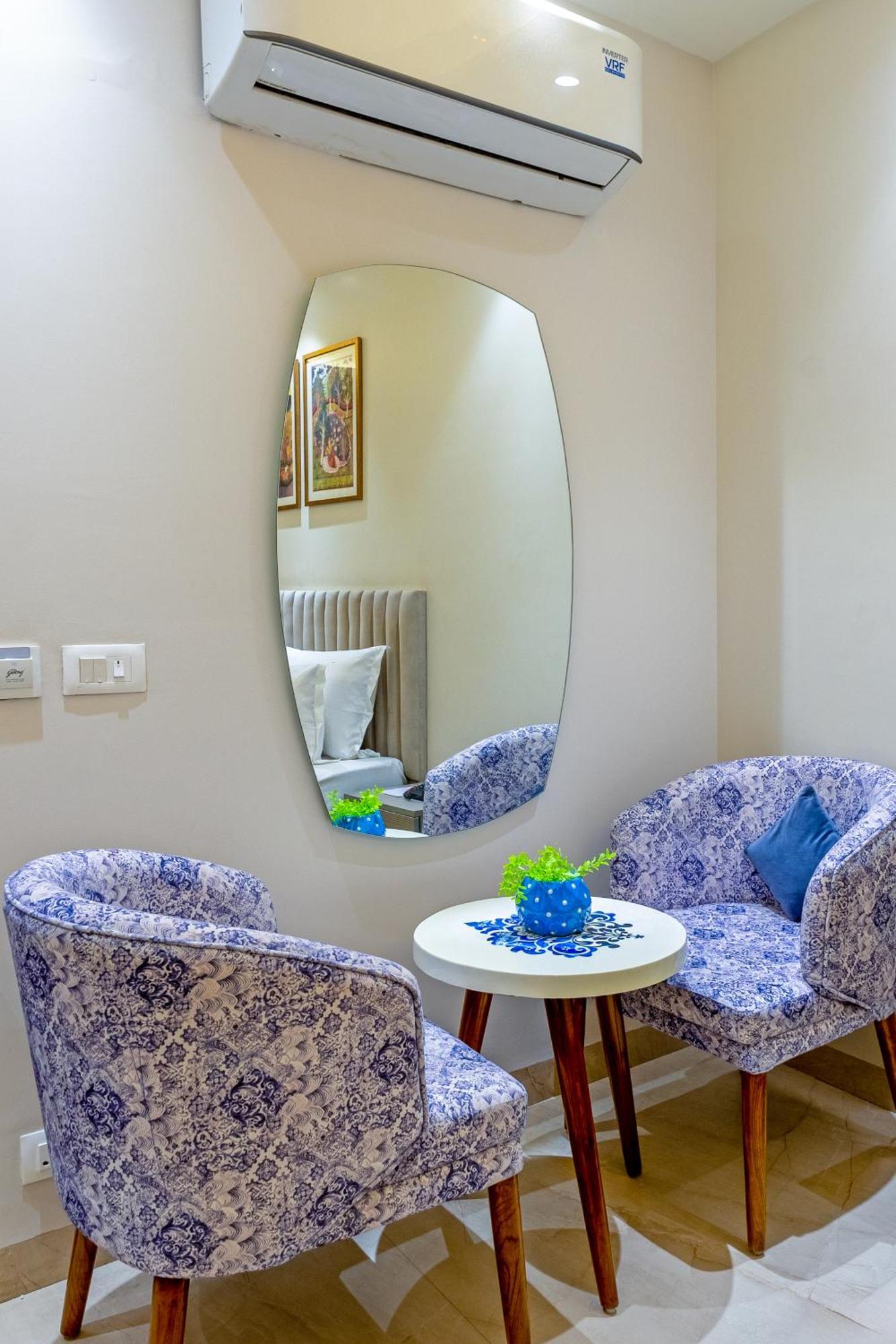 Hotel Ginger Palace Delhi Airport 뉴델리 외부 사진